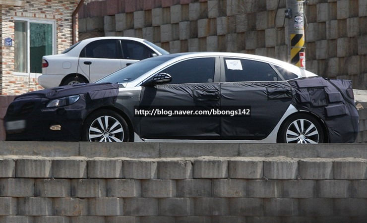التقاط صور تجسسية لسيارة هيونداي ميسترا السيدان اثناء اختبارها في كوريا Hyundai Mistra 27